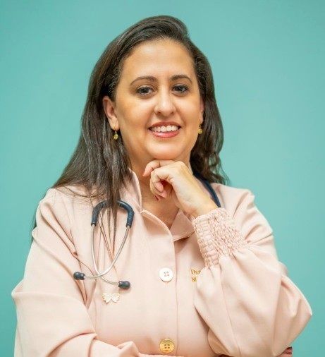 Dra. Thais Barros, dermatologista veterinária em Ribeirão Preto